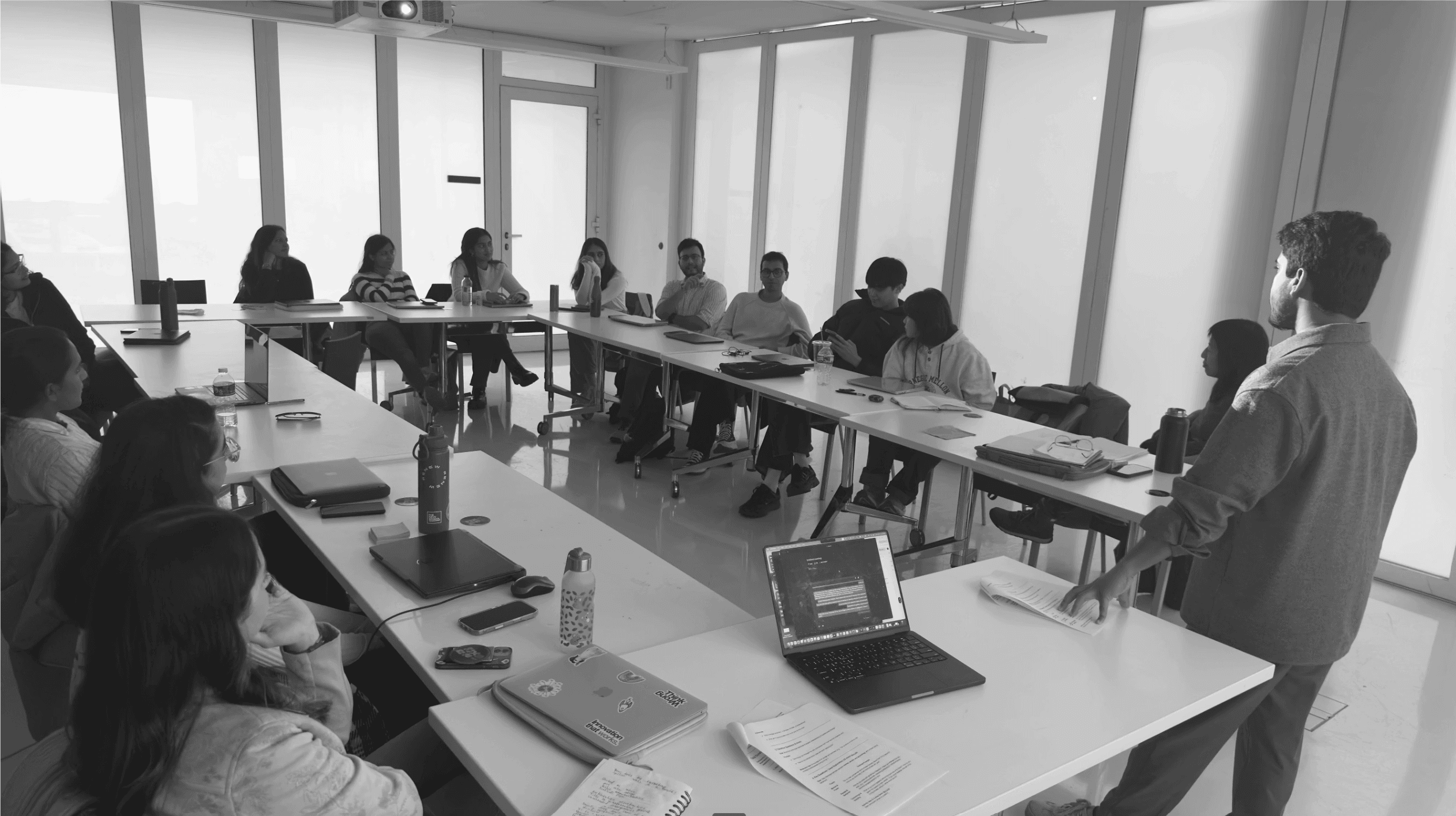 Focus group discussion with design and strategy professionals